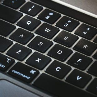 ネクタイは通販(ネットショップ)で買ってもいいの?プロが教えるポイント。