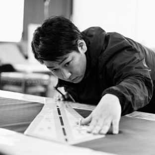 カッコイイを提案！オリジナルネクタイの制作なら私たちにお任せください。