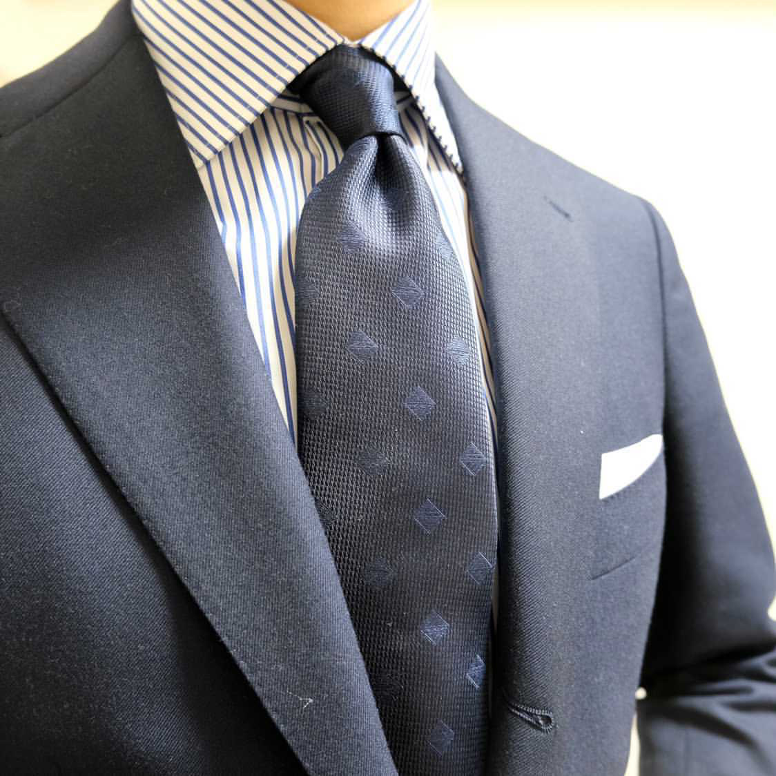 ネクタイの結び方 簡単おしゃれ ティンプルを作ってネクタイをカッコよく ネクタイプレゼント Shakunone しゃくのね Madeinjapan